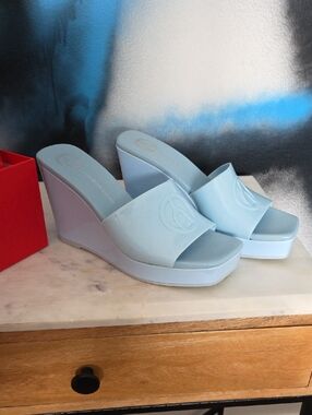 Wishbone Collection Women's Light Blue Wedge Slide Sandals